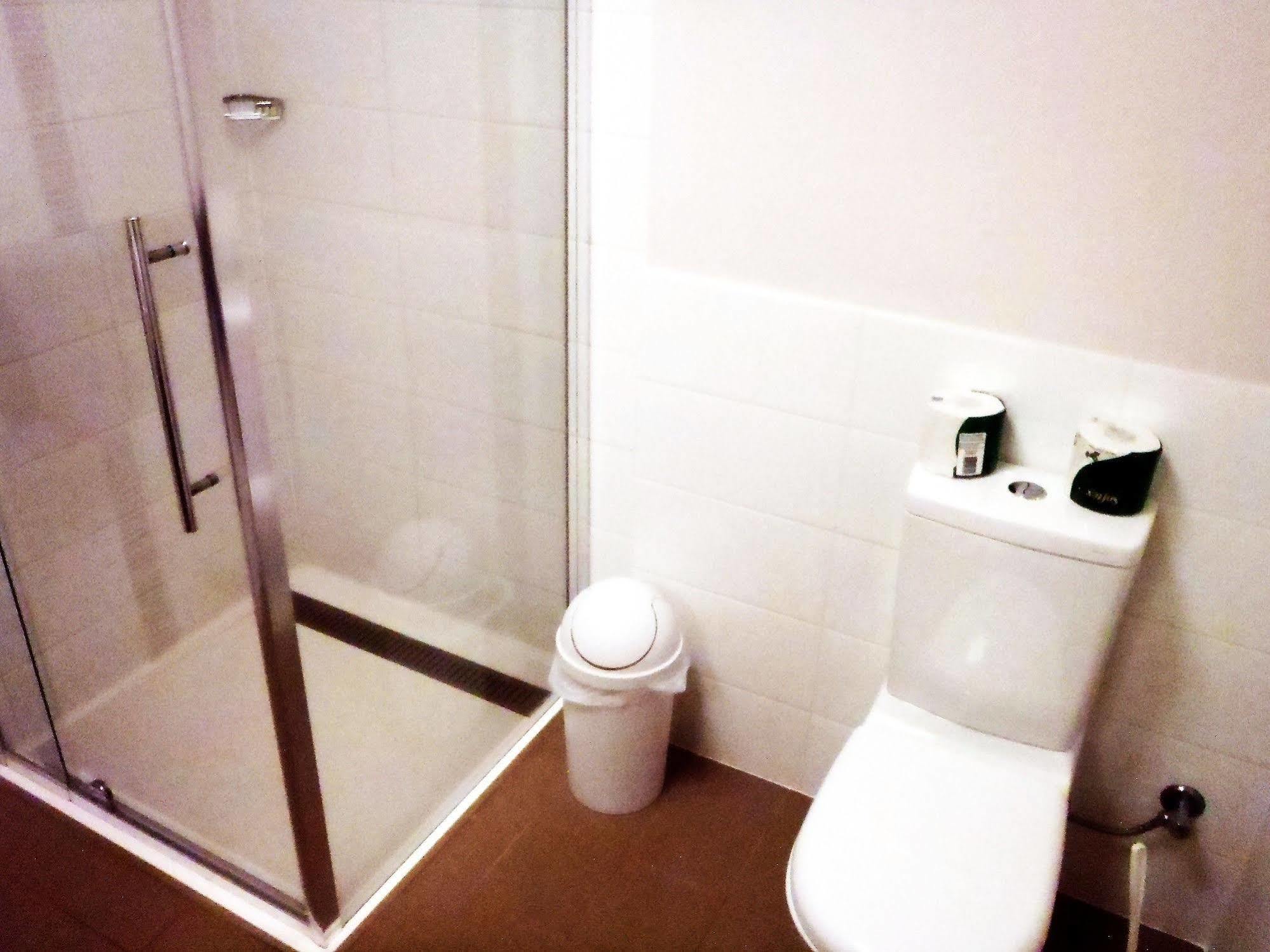 สปินิเฟกซ์โฮเต็ล Motel เดอร์บี ภายนอก รูปภาพ