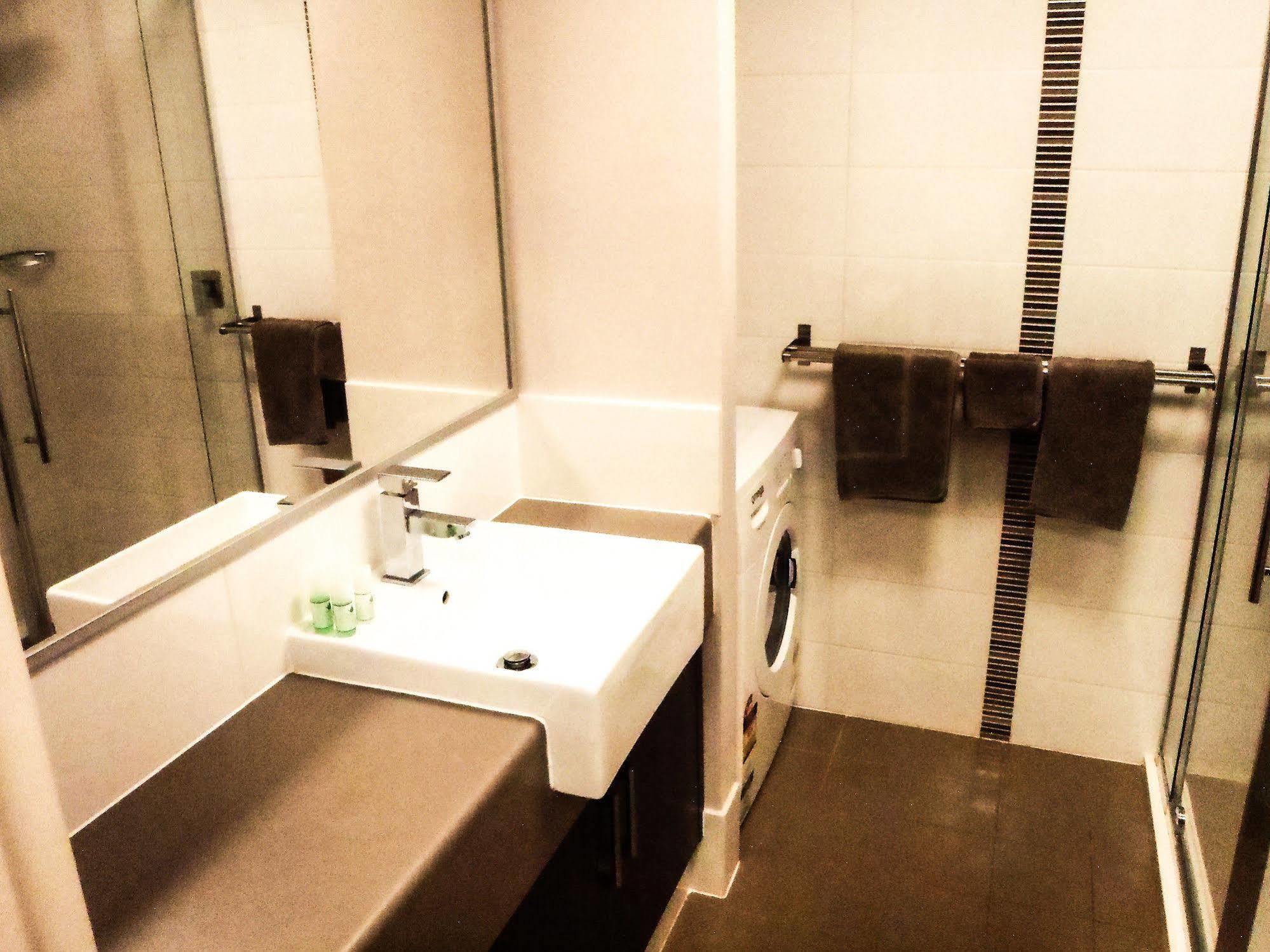 สปินิเฟกซ์โฮเต็ล Motel เดอร์บี ภายนอก รูปภาพ