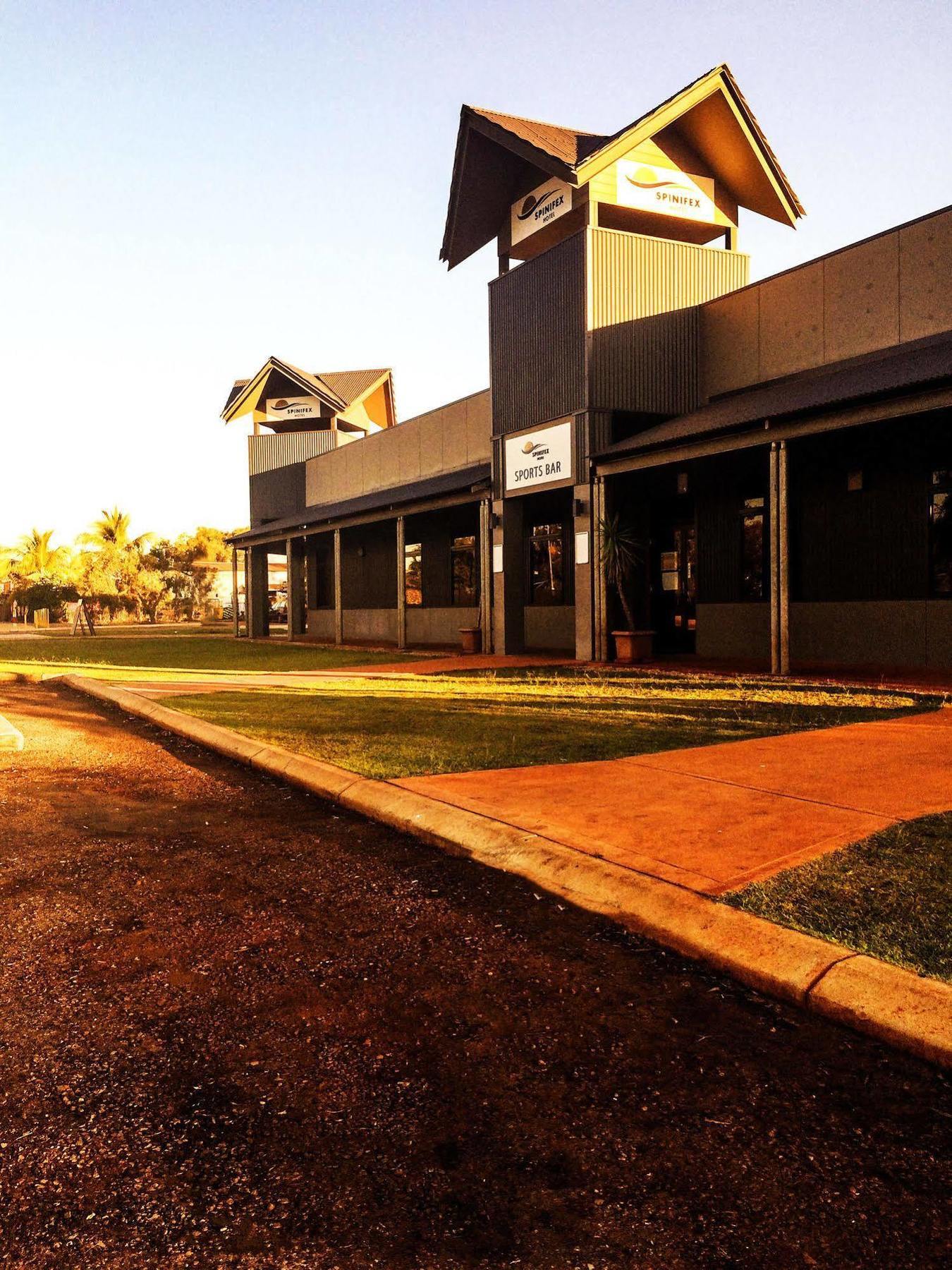 สปินิเฟกซ์โฮเต็ล Motel เดอร์บี ภายนอก รูปภาพ
